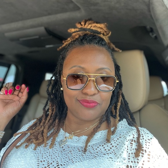 Meet your Posher, Ronetta - Picture 1 of 1